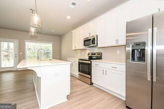 818 Calvin Pk Dr in Ball Ground, GA - Building Photo - Building Photo
