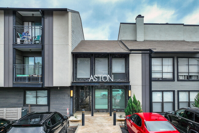 Aston in Dallas, TX - Building Photo - Building Photo