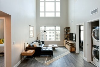 Fourth Street East in Oakland, CA - Building Photo - Interior Photo