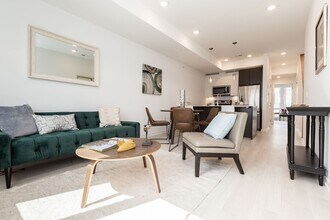 1240 Lecount St in Philadelphia, PA - Foto de edificio - Building Photo