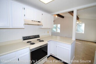 795 Keeling Rd in North Pole, AK - Building Photo - Building Photo