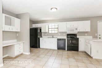 8027 Sable Woods Dr N in Jacksonville, FL - Building Photo - Building Photo