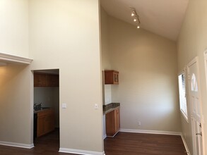 612 Nebraska Ave, Unit 303 in Long Beach, CA - Foto de edificio - Building Photo