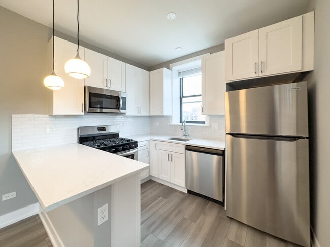 3951 N Janssen Ave, Unit J03W