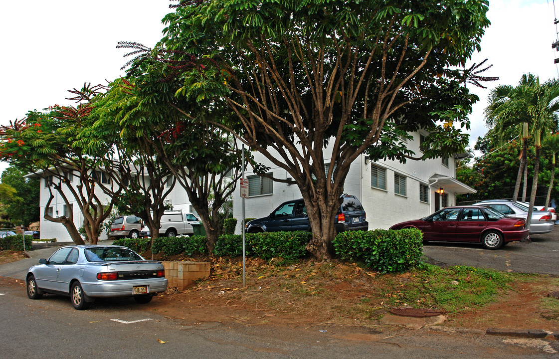 University Manor in Honolulu, HI - Building Photo