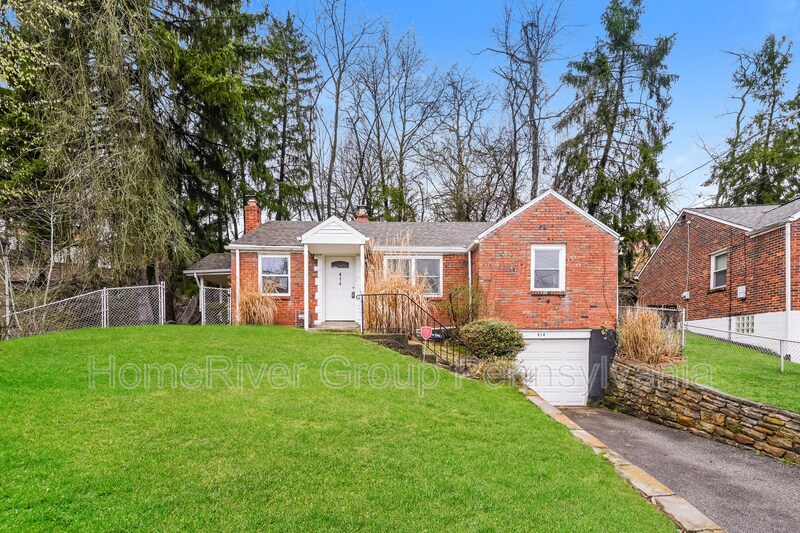 414 Pennwood Dr in Pittsburgh, PA - Building Photo