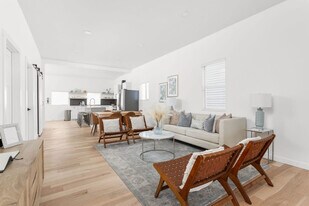 305 Parkway Ave in Indianapolis, IN - Building Photo