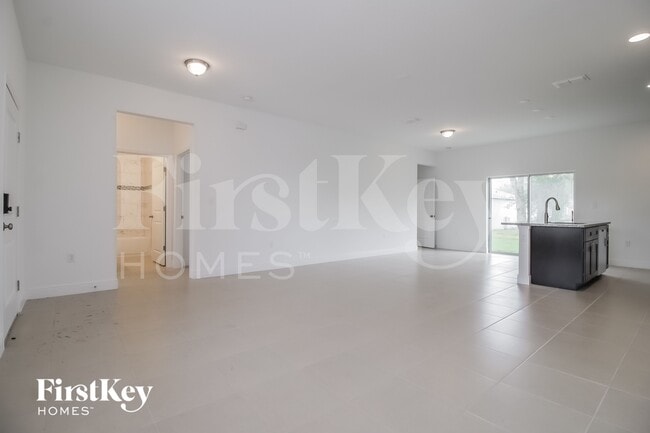 653 Parakeet Ct in Poinciana, FL - Foto de edificio - Building Photo