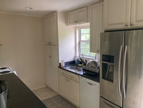 12208 Wye Oak Commons Cir in Burke, VA - Building Photo - Building Photo