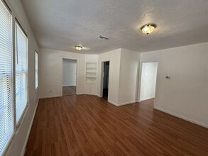 656 NE Lake Dr in Lake City, FL - Building Photo - Building Photo