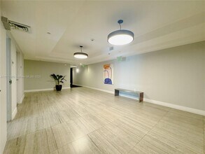 140 S Dixie Hwy, Unit # 914 in Hollywood, FL - Building Photo - Building Photo