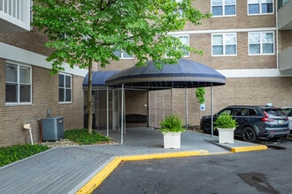 The Regency in Cincinnati, OH - Foto de edificio - Building Photo