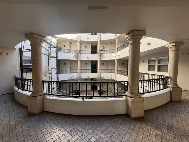 property at 122 N Clark Dr