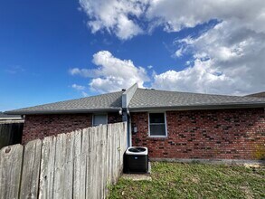 4024 Juno Dr in Chalmette, LA - Foto de edificio - Building Photo
