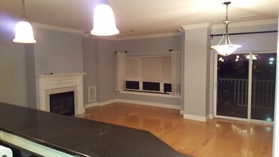527 Pawtucket St in Lowell, MA - Building Photo - Building Photo