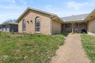 15839 El Estado Dr in Dallas, TX - Building Photo - Building Photo