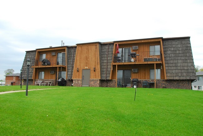 104 Berkley Rd in Verona, WI - Foto de edificio - Building Photo