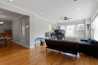 433 W Wellington Ave, Unit 2s in Chicago, IL - Building Photo - Building Photo