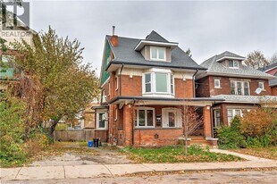 152 Sanford Ave S in Hamilton, ON - Building Photo