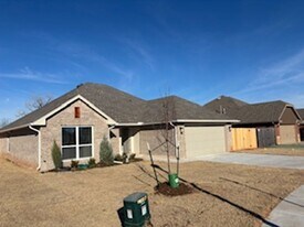 16301 Friar Ct in Edmond, OK - Building Photo