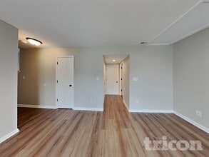 10229 Park Valley Dr in Indianapolis, IN - Building Photo - Building Photo