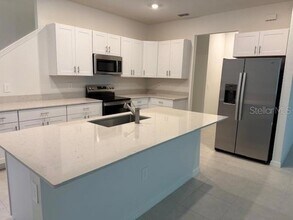 9360 Bonita Mar Dr in Parrish, FL - Building Photo - Building Photo