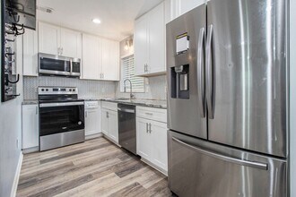 35 Rockmart Dr NW in Atlanta, GA - Building Photo - Building Photo