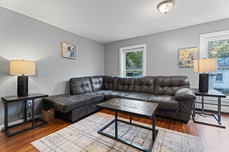 414 E Lincoln St, Unit 2 in Ithaca, NY - Building Photo - Building Photo
