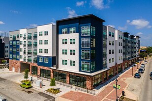 Park Place at Arlington in Arlington, TX - Building Photo