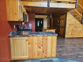 2058 E Clarendon Rd in North Clarendon, VT - Building Photo - Building Photo