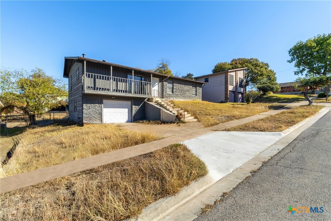 803 W Bryce Ave in Killeen, TX - Building Photo