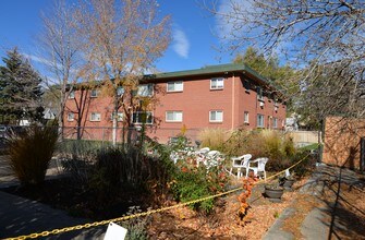 Ammons Crossing in Lakewood, CO - Building Photo - Building Photo