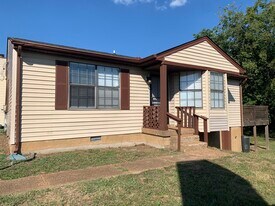 3311 Chesapeake Cir in Nashville, TN - Building Photo