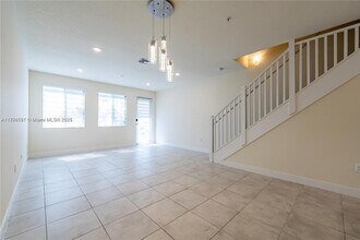6425 NW 103rd Pl, Unit 107 in Doral, FL - Building Photo - Building Photo