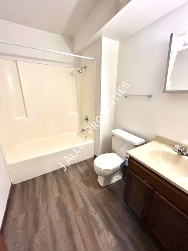 607 W Michigan Ave in Norfolk, NE - Building Photo - Building Photo