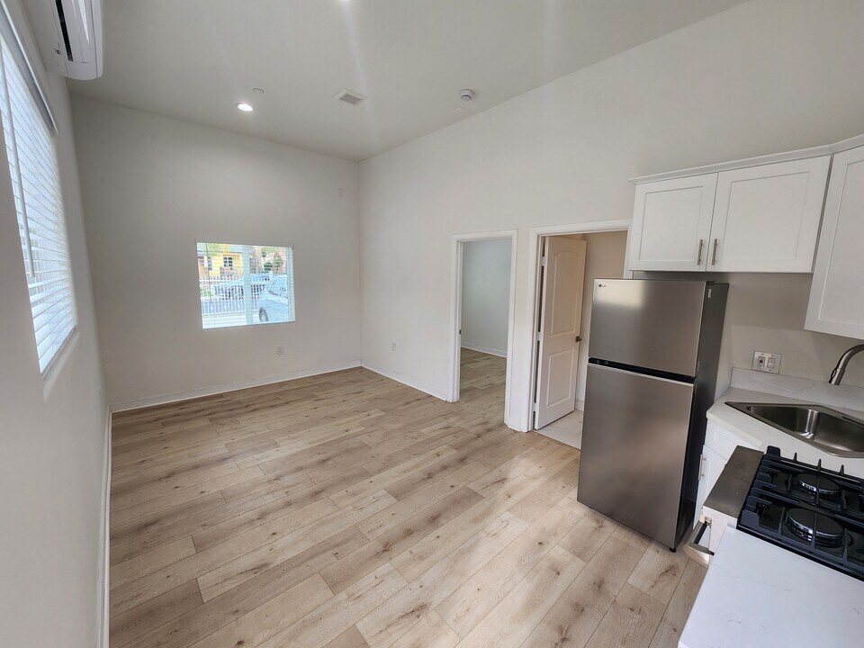 6522 Camellia Ave, Unit 6520 Camellia in North Hollywood, CA - Building Photo