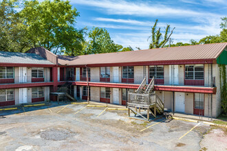 Meredith Manor Apartments in Pascagoula, MS - Building Photo - Building Photo