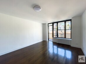 EAST 35 STREET in New York, NY - Building Photo - Building Photo