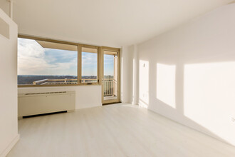 2800 Wisconsin Ave NW, Unit Penthouse in Washington, DC - Building Photo - Building Photo