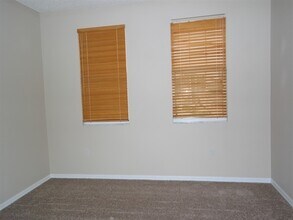 138 Pine Isle Dr in Sanford, FL - Foto de edificio - Building Photo