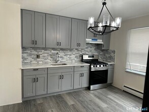 287 East St in Bristol, CT - Building Photo - Building Photo