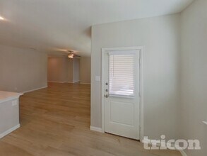 219 Jenkinson Dr in Fate, TX - Foto de edificio - Building Photo