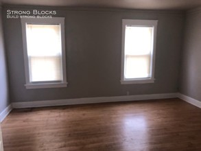 3311 W Juneau Ave-Unit -#5 in Milwaukee, WI - Building Photo - Building Photo