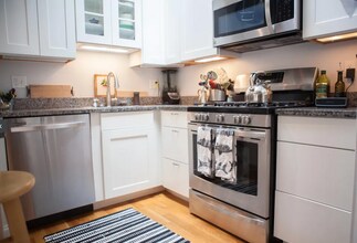 51 Hancock St, Unit 14 in Boston, MA - Foto de edificio - Building Photo