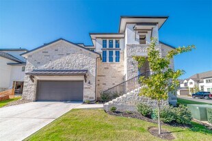 19500 Summit Glory Trl in Briarcliff, TX - Building Photo