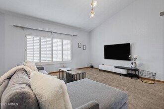 5735 E Campo Bello Dr in Scottsdale, AZ - Building Photo - Building Photo