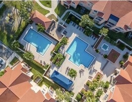 10521 SW 158th Ct, Unit 208 in Miami, FL - Building Photo