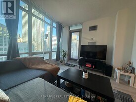 361 Front St W in Toronto, ON - Building Photo