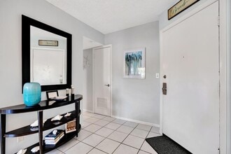 1605 S US Hwy 1, Unit V6-205 in Jupiter, FL - Building Photo - Building Photo