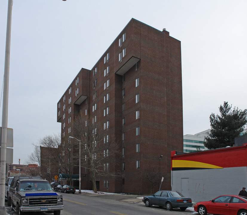 Augustus Manor in Stamford, CT - Building Photo